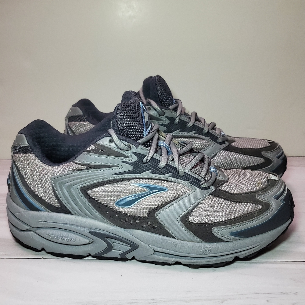 Brooks Addiction mens running shoes size 8…